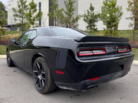 2017 Dodge Challenger 392 HEMI Scat Pack Shaker