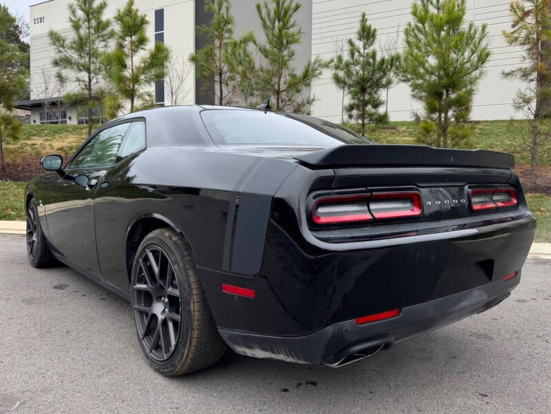 2017 Dodge Challenger 392 HEMI Scat Pack Shaker