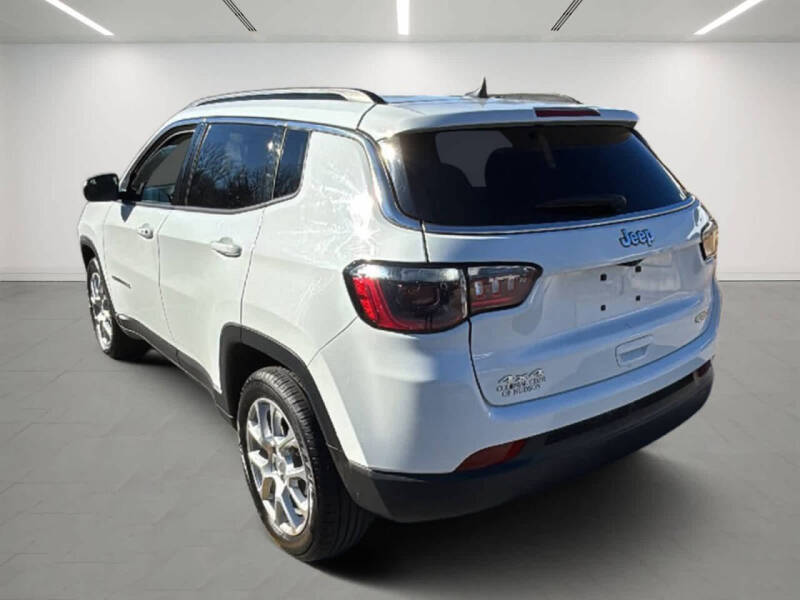 2022 Jeep Compass Latitude Lux