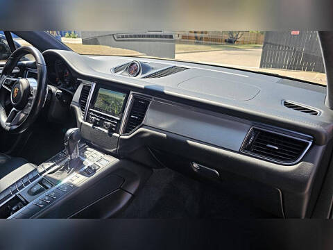 2016 Porsche Macan Turbo