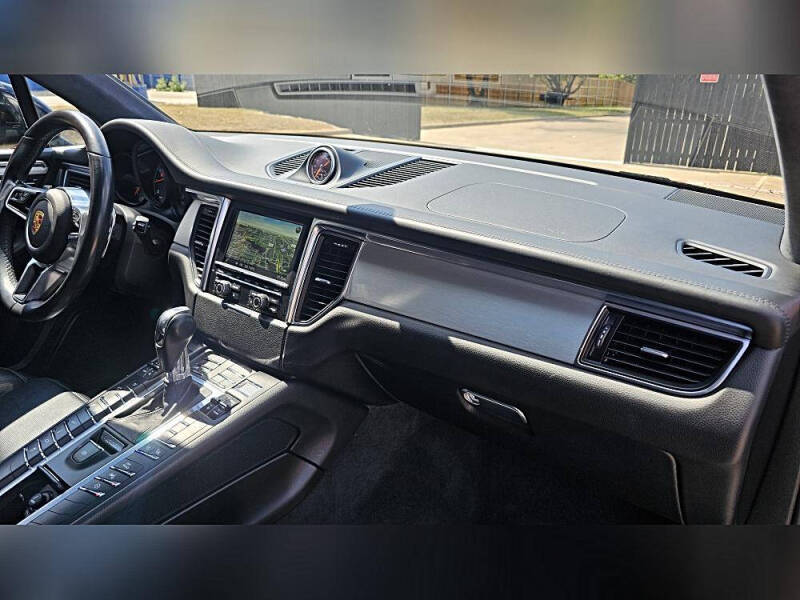 2016 Porsche Macan Turbo