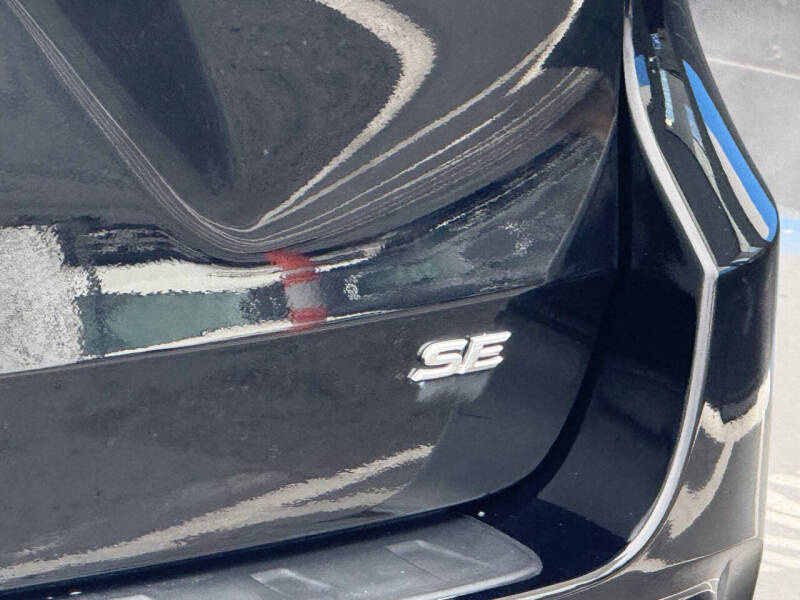 2017 Toyota Sienna SE 8-Passenger