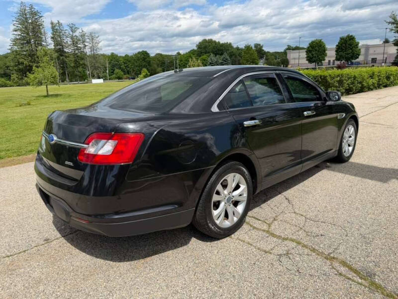 2011 Ford Taurus SEL