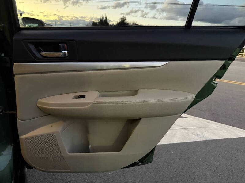 2010 Subaru Outback 2.5i Premium