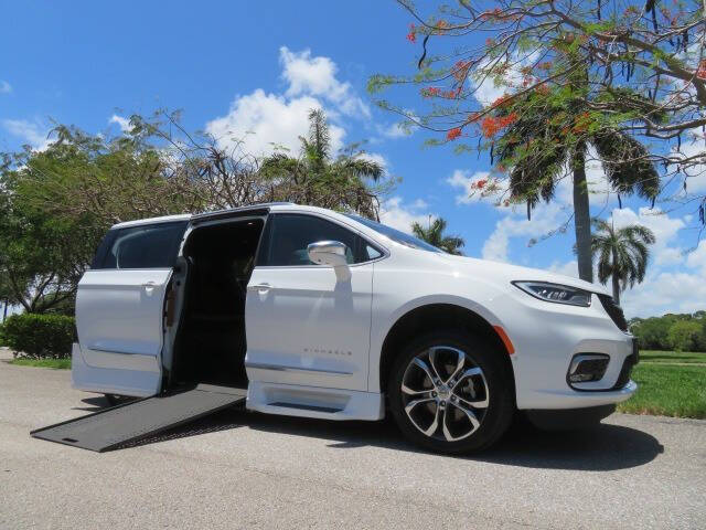 2022 Chrysler Pacifica Pinnacle