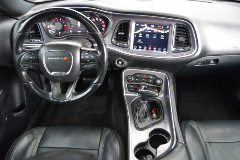 2018 Dodge Challenger SXT Plus