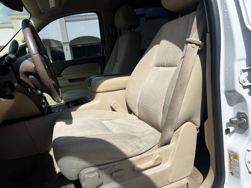 2012 Chevrolet Suburban LS