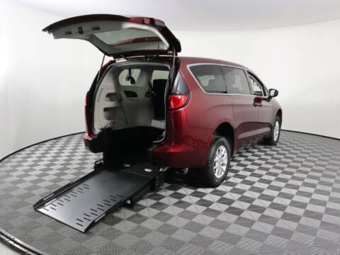 2020 Chrysler Voyager