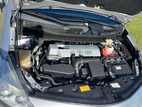 2015 Toyota Prius v Three