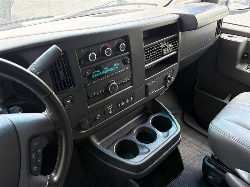 2022 Chevrolet Express 2500