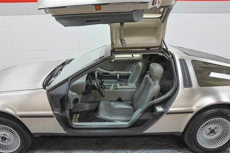 1982 DeLorean DMC-12