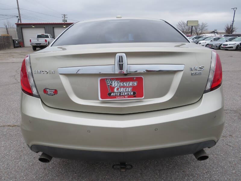 2011 Lincoln MKS