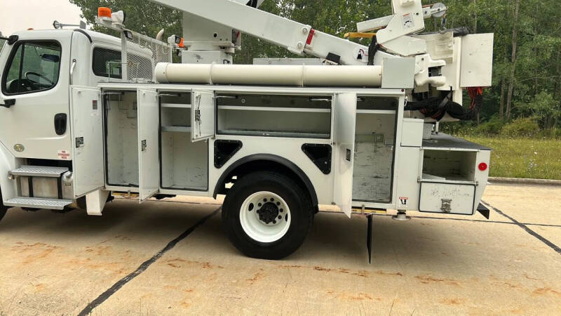 2020 Freightliner M2 106