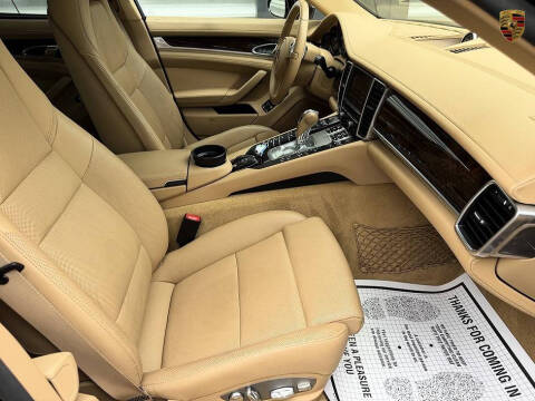 2016 Porsche Panamera