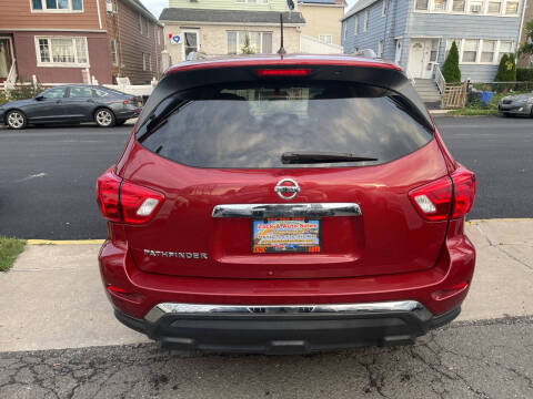 2017 Nissan Pathfinder S