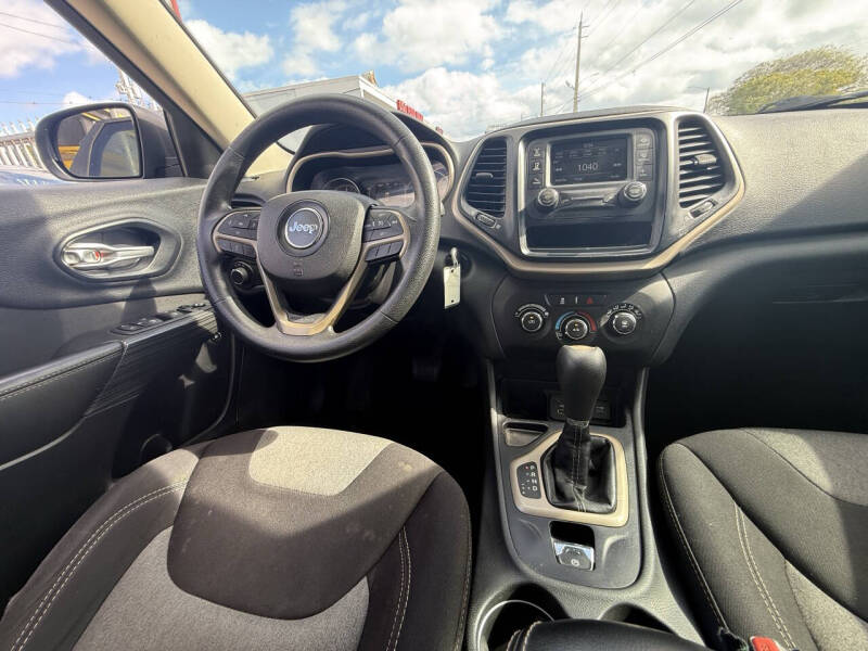 2016 Jeep Cherokee Sport Altitude