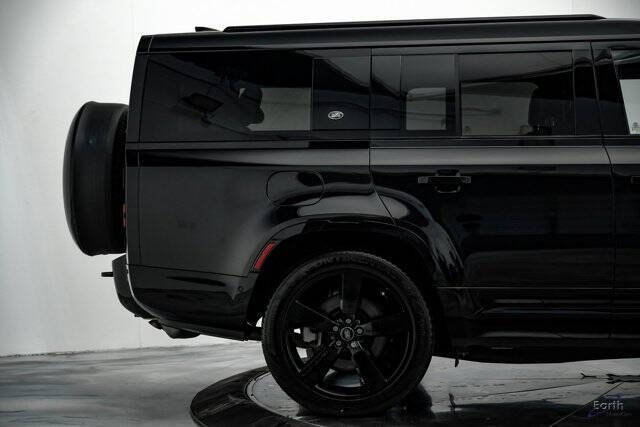 2024 Land Rover Defender 130 P400 X-Dynamic SE