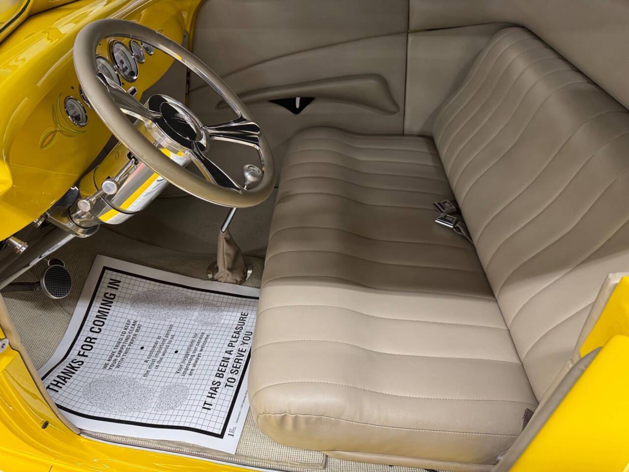 1933 Ford Roadster 16
