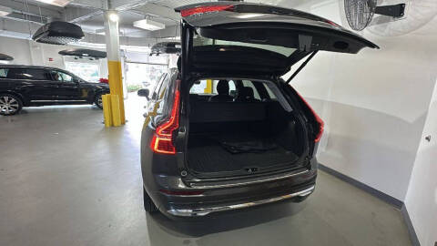 2023 Volvo XC60 B5 Plus Bright Theme