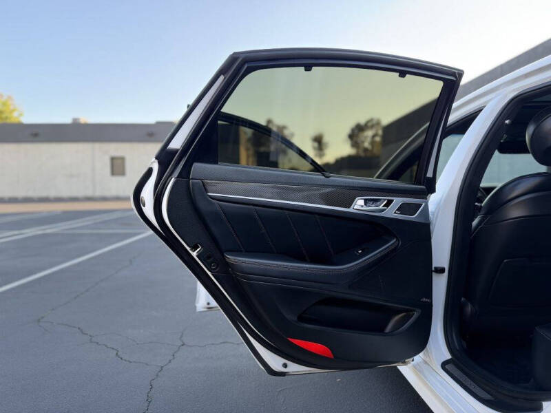 2018 Genesis G80