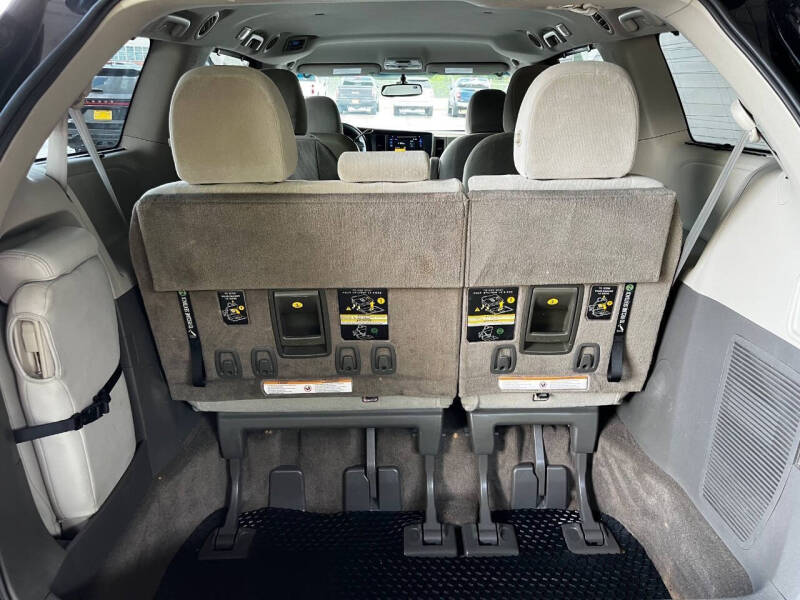 2016 Toyota Sienna LE 8-Passenger
