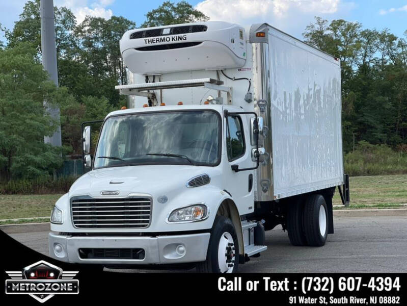 2011 Freightliner M2 106