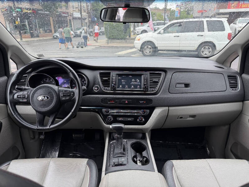 2017 Kia Sedona LX