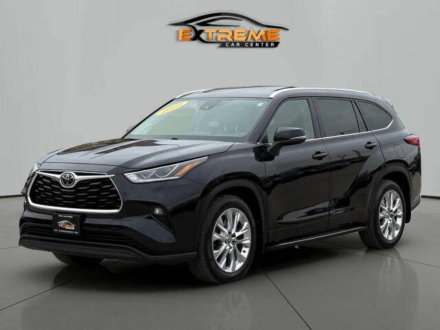 2020 Toyota Highlander for sale at Extreme Car Center in Detroit, MI