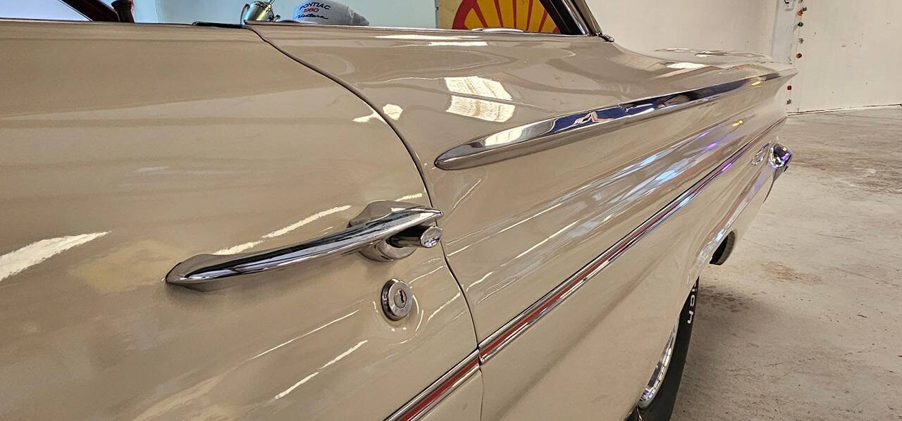 1960 Pontiac Ventura 29