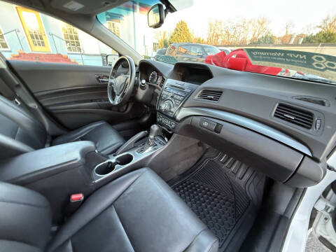 2015 Acura ILX 2.0L w/Tech