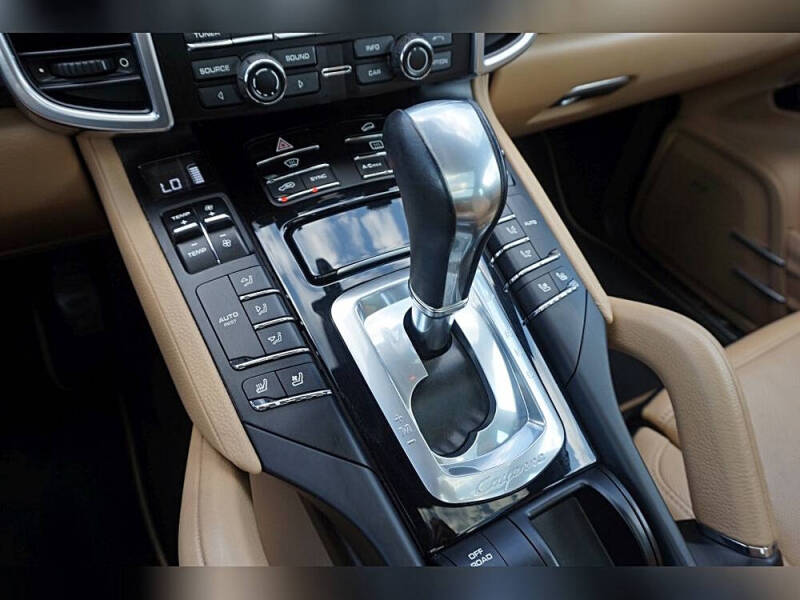 2014 Porsche Cayenne Platinum