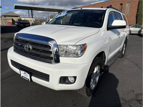 2015 Toyota Sequoia SR5