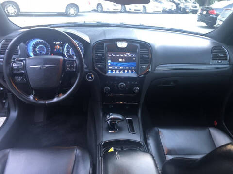 2012 Chrysler 300 S V6