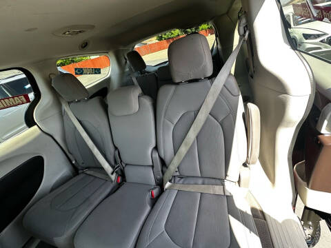 2017 Chrysler Pacifica LX