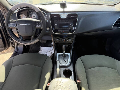 2012 Chrysler 200 LX