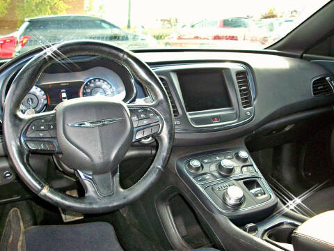 2015 Chrysler 200 S