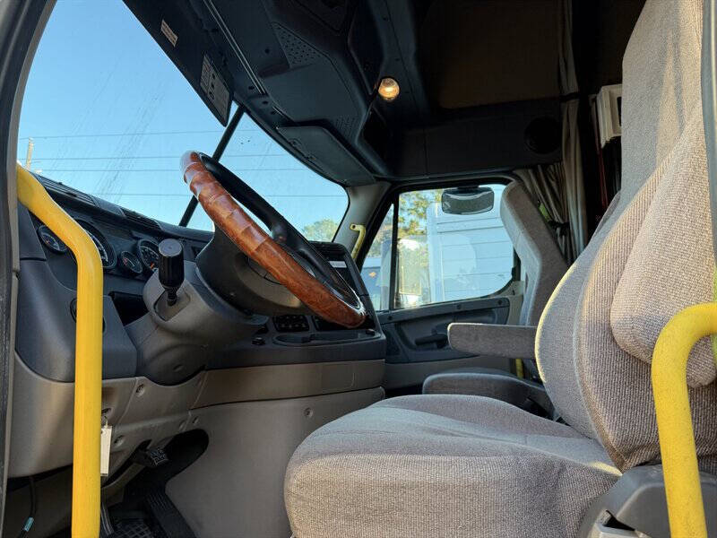 2017 Freightliner Cascadia