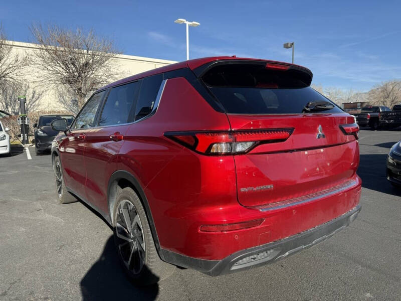 2022 Mitsubishi Outlander ES