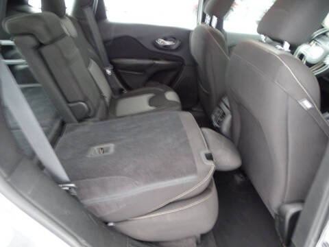 2016 Jeep Cherokee Sport