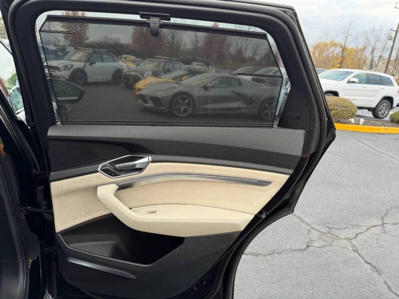 2019 Audi e-tron quattro Prestige