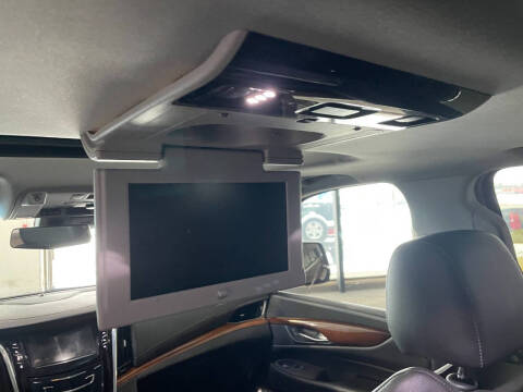 2017 Cadillac Escalade Luxury