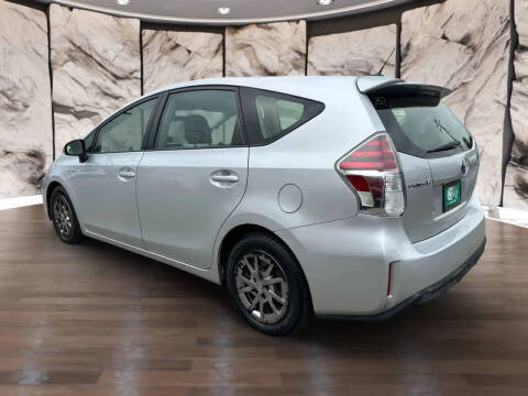 2015 Toyota Prius v Three