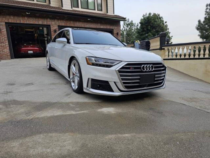 2020 Audi S8 Base's photo
