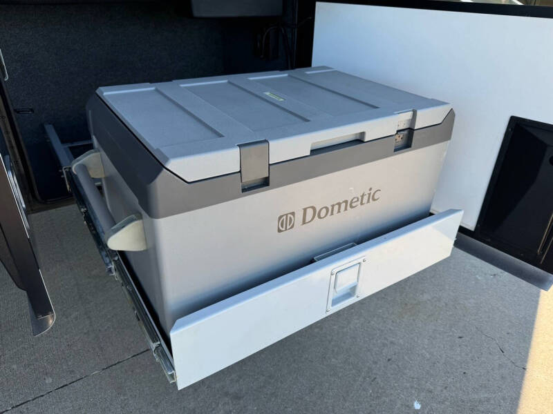 2012 Newmar Dutchstar 4354 ,  450hp, King Bed