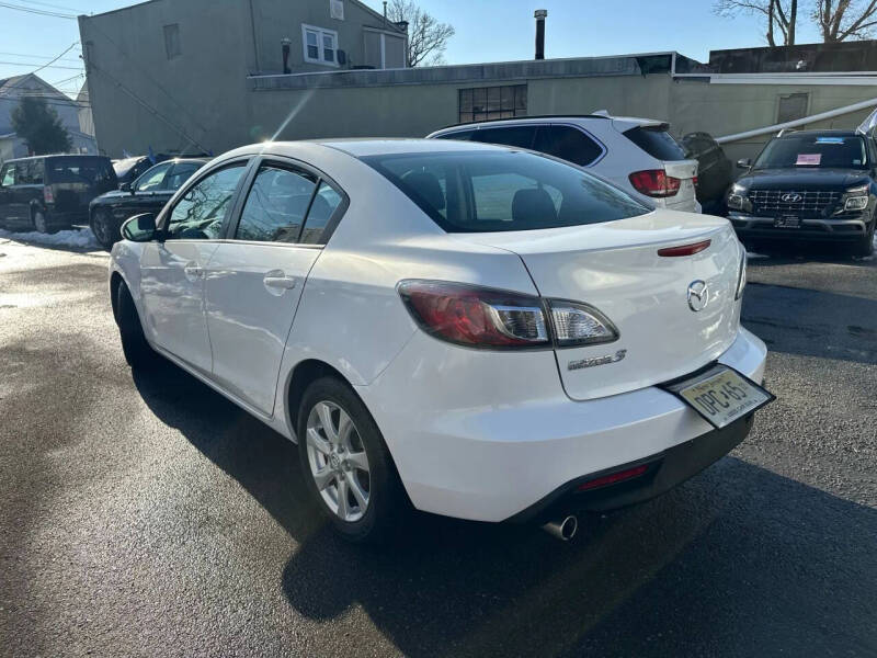 2011 Mazda MAZDA3 i Touring
