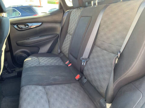 2017 Nissan Rogue Sport SV