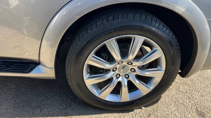 2012 Infiniti QX56