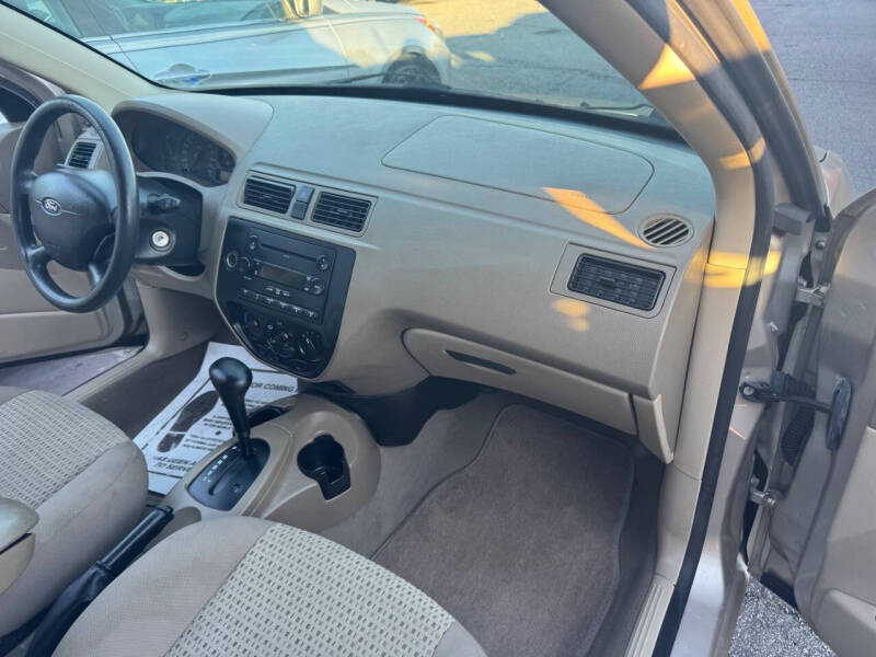 2007 Ford Focus ZX4 S