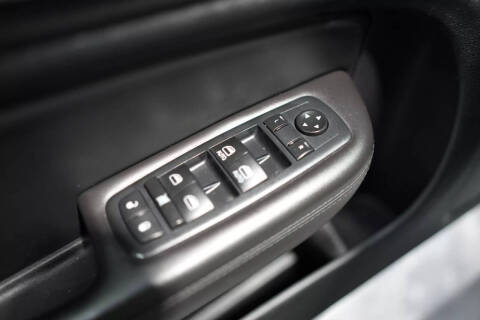 2017 Chrysler 200 Limited Platinum