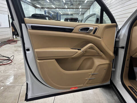 2017 Porsche Cayenne Platinum Edition